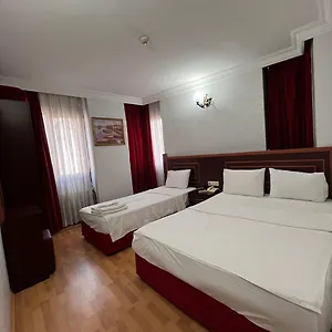 Red White Otel